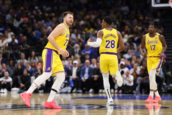 额外是在交游了AD和克里斯蒂之后体育录像/图片