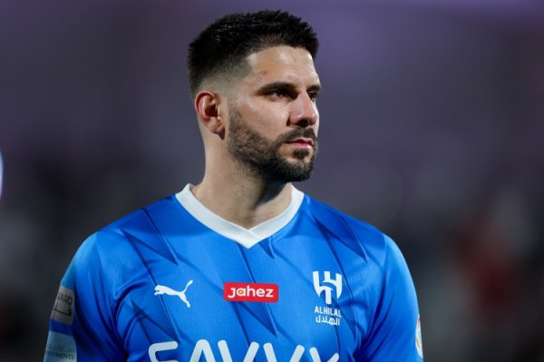 其在俱乐部和国度队的过往施展体育录像/图片