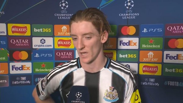 因为他们在两球跨越的情况下控球能力特别强体育录像/图片