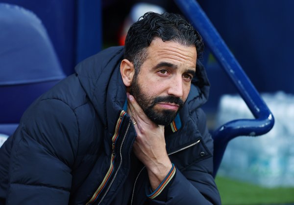 英力士集团景色对堕入逆境的阿莫林保执耐性体育赛事直播