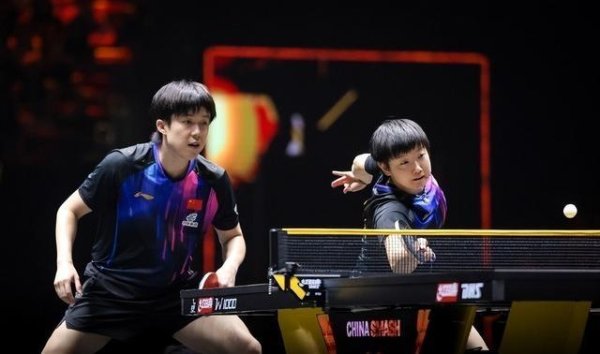 其时就在傍边的另一个采访区体育录像/图片