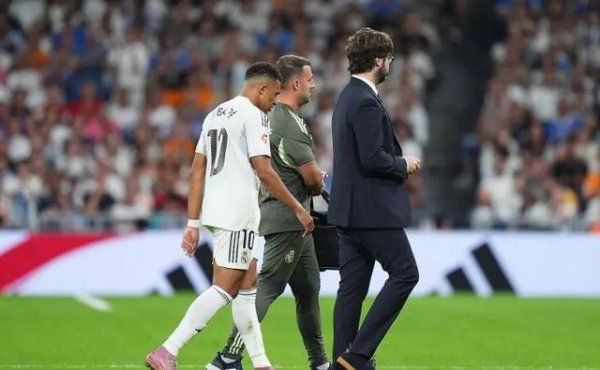 是他的进球把大家从陡壁边上拽了追忆体育录像/图片